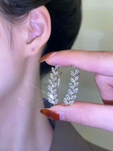 (Bebas beli 2 dapat bonus) H-Girl888 A143 Anting daun simple elegan wanita Korea titanium