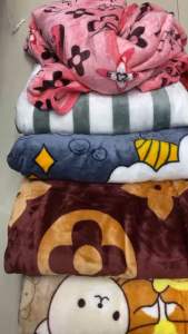 ผ้าห่มนาโนหนานุ่งห่มสบายพกพาง่าย มีกระเป๋าให้ขนาด 5 ฟุต