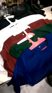 Baju polos lengan pendek tanpa jahitan samping built up bahan polyester produk langka dipasaran