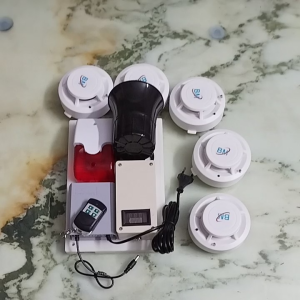 Báo khói báo cháy tự động không dây đấu nối sẵn phát sóng radio Loại Có Pin Dự Phòng Hoạt Động Đến 48h Khi Mất Điên Của hãng Điện Tử Bình Minh hàng chính hãng