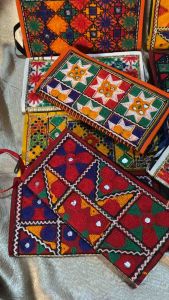 Dompet Bordir Pakistan Ukuran 21x11cm: Harga Terjangkau & Desain Unik