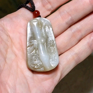 Premium Nephrite two tones white & caramel brown Bamboo Jade pendant (with certificate) 和田玉糖白双色巧雕竹子步步高吊坠(带证书)