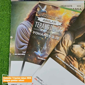 Kalender tahun 2026 {Rohani 1} AO 121/Triwulan 4 lembar 3 bulanan ukuran 38 cm x 54 cm(terima castume cetak merek)