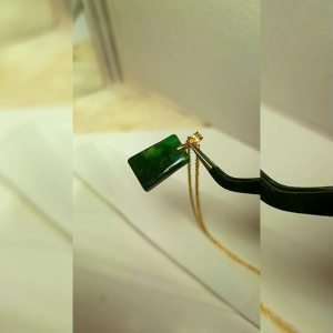 Natural Burmese jadeite pandant 18k