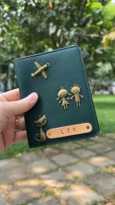 [HCM] Bọc hộ chiếu Màu Xanh than cá tính khắc tên & dán charm theo yêu cầu. Giao nhanh & custom cá nhân hóa_Charm đẹp.