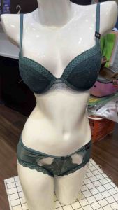 Bộ đồ lót Vinli ren 3/4 lưng ren mút mỏng quần ren xẻ gợi cảm