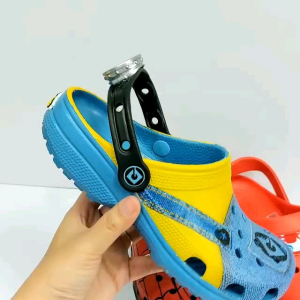 SANDAL CROCS MINIONS JEANS KIDS