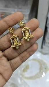 Desinger lakshmi stone jumka earrings - medium size