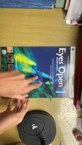 [หนังสือมือหนึ่ง] Eyes Open 1 Student’s Book หนังสือเรียน ภาษาอังกฤษ ม.4 ตรงหลักสูตรพื้นฐานCambridge Discovery Education