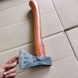 ผลิตจากเหล็กแหนบแท้ ขวานหนองบัว+ด้ามไม้ 9x12 ความยาว 36cm