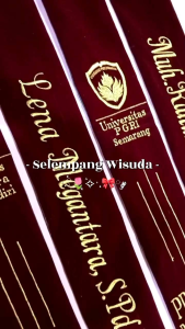 SATU HARI JADI: Selempang Wisuda Model V Tanpa Pita/Pinggiran