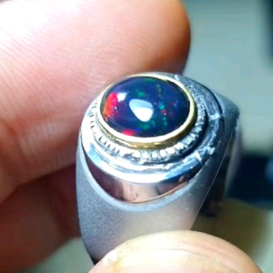 Cincin Batu Black Opal Banten: Aksesoris Perhiasan Unik