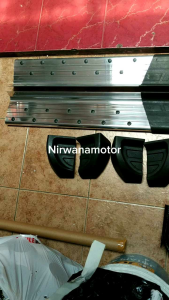 Footstep Samping Universal Model PU Bintik