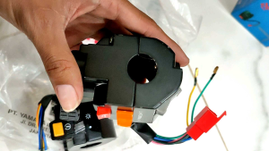 Pengenalan Saklar Kanan Kiri Fizr F1Zr Bahan Babet