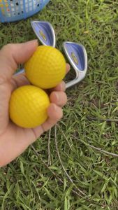 ลูกกอล์ฟฟองน้ำ โฟม ใช้ฝึกซ้อมวงสวิงและลูกชิพ เหมาะกับสนามหญ้า