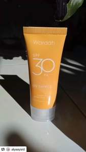Wardah UV Shield Essential Sunscreen Gel SPF 35 PA+++/Wardah Acne Calming Spf 35 PA +++