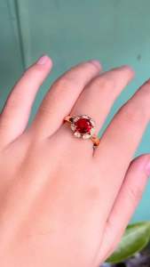 CINCIN EMAS LEONA MERAH SAFER TITANIUM