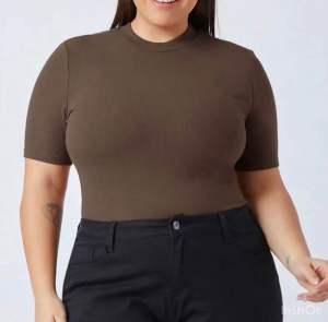 DAHLIA - Plus Size Basic Tank Top with Knitted Fabric
