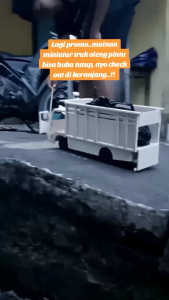 Mainan miniatur truk oleng kayu mentahan pintu bisa buka tutup P40cn