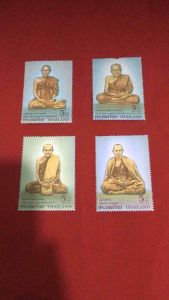 แสตมป์สะสม พระปูชนียาจารย์ แสตมป์ไปรษณีย์ไทยคุณภาพสูง ไม่ผ่านใช้ สภาพดี ผลิตจากกระดาษคุณภาพดี เหมาะสำหรับสะสมและประดับบ้าน แสตมป์สะสมไทยที่มีความสวยงามและมีคุณค่าทางวัฒนธรรม