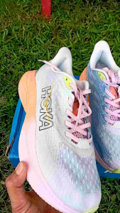 hoka mach 6 made in vietnam