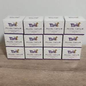 ครีมทริปเปิ้ลทรี Triple T Cream 1 โหล (12กระปุก) ขนาด20กรัม ฟรีสบู่โสมทานาคาทุกกล่อง