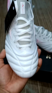 รองเท้าสตั๊ด mizuno made in japan หนังวั ฟรีกล่อง+ดันทรง ส่งสินค้าทุกวัน สินค้าตรงปก 100% สินค้าใช้เวลาเดินทาง 2-3 วันถึง ใส่ไม่ได้ยินดีเปลี่ยนไซส์กับทางร้านได้