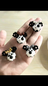 พวงกุญแจลูกปัด มินนี่เม้าส์ มุกเทียม ขนาด 4 มิล คละสี