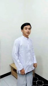 Koko Putih Polos Seleting Lengan Panjang