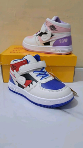 Sepatu sneakers anak cewe/cowok D13 2 warna 26-37 (FRRE KAOS KAKI)