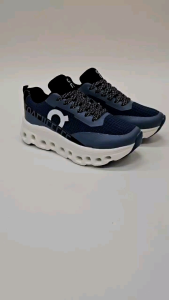 SEPATU RUNNING PRIA ON CLOUD MONTER SIZE 40-44