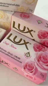 สบู่ก้อน ลักส์ ซอฟท์ โรสและคามิลเลีย ไบรท์ 70 กรัม
