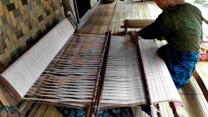 Kain tenun Baduy Nama motif Suatsongket ukuran 100x200cm tenun lokal
