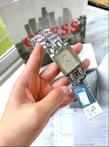 นาฬิกาผู้หญิงHEAVY METAL Silver ตัวเรือนสายโซ่สเตนเลสเงิน หน้าปัด 28*36 มิล