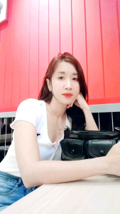 ÁO THUN NỮ TAY NGẮN NÚT BÓP LÊN TỪ VẢI XUẤT DƯ