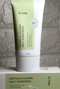 Kem chống nắng hóa học iUNIK Centella Calming Daily SPF50+ PA++++ 60 ml – Dịu Da Ẩm Thoáng Không White Cast