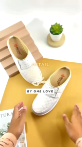 Sepatu wedges wanita ONE LOVE model bustong dobel Gasper motif bordir sol TPR putih empuk dan ringan
