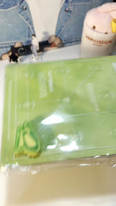 NCT DREAM - 4TH ALBUM DREAMSCAPE [CONSTRUCT VER.] SEALED OFFICIAL\\n\\n Sejarah dan Konteks Album Musik Pop Korea NCT DREAM\\n\\n Perjalanan Musik NCT DREAM Sejak Debut\\n\\nNCT DREAM adalah grup musik pop Korea yang debut pada tahun 2016. Grup ini terdiri dari tujuh anggota: Mark, Renjun, Jeno, Jaehyun, Hendery, Jungwoo, dan Haechan. Sejak debut mereka, NCT DREAM telah merilis beberapa album populer seperti We Go Up, Hot Sauce, dan The First, yang semuanya mendapatkan sambutan hangat dari penggemar.\\n\\n DREAMSCAPE [CONSTRUCT VER.] dalam Konteks Karir NCT DREAM\\n\\nAlbum keempat NCT DREAM, DREAMSCAPE [CONSTRUCT VER.], merupakan langkah penting dalam perjalanan mereka sebagai artis musik pop Korea. Album ini dirilis secara resmi pada tanggal 28 Mei 2021 dan menjadi penanda penting dalam karir mereka.\\n\\n Review Album Musik Pop Korea DREAMSCAPE [CONSTRUCT VER.]\\n\\n Sinopsis dan Analisis Lagu\\n\\nDREAMSCAPE [CONSTRUCT VER.] terdiri dari delapan lagu yang menggabungkan berbagai genre musik pop Korea, termasuk hip-hop, R&B, dan ballad. Album ini menampilkan lirik yang menggambarkan pengalaman cinta dan pertumbuhan pribadi para anggota NCT DREAM. Beberapa lagu unggulan di antaranya adalah \\\"Doom Dada,\\\" \\\"Garden,\\\" dan \\\"Dreamers.\\\"\\n\\n Pengaruh Musik Pop Korea pada Album Ini\\n\\nDREAMSCAPE [CONSTRUCT VER.] menunjukkan pengaruh kuat dari musik pop Korea, yang dikenal dengan beat yang energik, lirik yang emosional, dan penampilan visual yang menarik. Album ini juga menampilkan kolaborasi dengan produser musik Korea terkenal, seperti Yoon Jong-shin dan Lee Hong-ki.\\n\\n Tips Mendengarkan dan Menghargai Album Musik Pop Korea DREAMSCAPE [CONSTRUCT VER.]\\n\\n Cara Mendapatkan Album Musik Pop Korea DREAMSCAPE [CONSTRUCT VER.]\\n\\nAnda dapat mendapatkan album DREAMSCAPE [CONSTRUCT VER.] melalui berbagai platform digital, seperti Spotify, Apple Music, dan Amazon Music. Anda juga dapat membeli album fisik dari situs web resmi NCT DREAM atau toko musik online lainnya.\\n\\n Membangun Koleksi Musik Anda dengan Album Musik Pop Korea DREAMSCAPE [CONSTRUCT VER.]\\n\\nDREAMSCAPE [CONSTRUCT VER.] adalah album yang wajib dimiliki oleh penggemar NCT DREAM dan musik pop Korea. Album ini tidak hanya menawarkan lagu-lagu yang menghibur, tetapi juga membawa pesan positif tentang pertumbuhan pribadi dan cinta. Oleh karena itu, album ini adalah tambahan yang bagus untuk koleksi musik Anda.\"