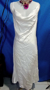 LONGDRESS GAUN PESTA BACKLESS PUTIH 322