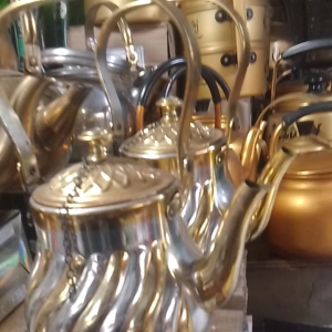 satu set teko stanlis