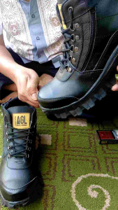 Sepatu Safety Pria AGL'S Kulit Ujung Besi (MORISAY TINGGI KULIT SOL KARET)