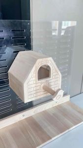 LP31 บ้านนก รังเพาะนก บ้านไม้สำหรับนกเล็ก ฟอพัส นกแก้ว ชูการ์ ทำจากไม้ยางพารา เกรด A สวยงาม แข็งแรง ตั้งพื้นและยึดกรงได้