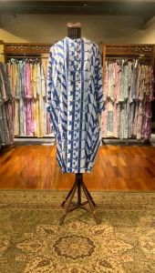 Lila Tunik Kaftan Jumbo by Dian Pelangi LIMITED EDITION Blouse Baju Atasan Blus Busui Big Size Casual Formal Wanita Cantik Anggun Modis Modern Simple Elegan Mewah Model Batwing Terbaru Motif Abstrak Hand Made Kekinian