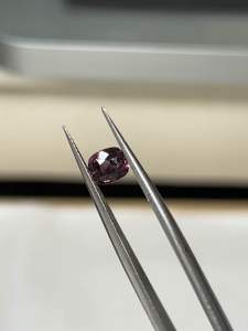 850SPL1- ĐÁ SPINEL HỒNG SẪM THIÊN NHIÊN KHÔNG XỬ LÝ ( thông số trong ảnh chụp) 0.85 Carat