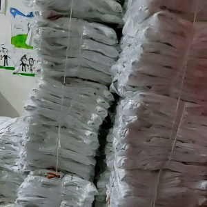 Celana Putih Pria Pendek Jeans Sobek: Gaya Casual Musim Panas