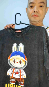 เสื้อยืดสีดำผ้าฟอกวินเทจสกรีนลายลาบูบู๊