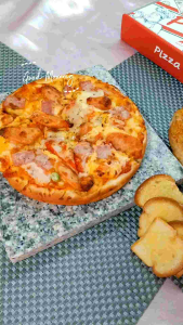 รองเตาอบ สำหรับอบพิซซ่าและชนมปังเปลืองแข็ง ทรงกลมขนาดต่างๆทำจากหินแกรนิต มีของพร้อมส่ง