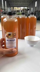 2 lít Mật ong nguyên chất hoa nhãn vùng Hồ Trị An Đặc sản Đồng Nai. Mật ong nguyên chất 100%. ngọt lành từ thiên nhiên. 1 lít đúng 1kg4