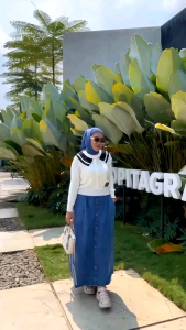 Setelan Oneset Blouse Rajut Korea dan Rok Jeans By Irish Label