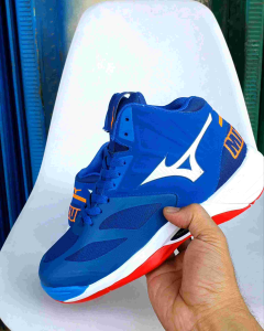 Mizuno Sepatu Volley Wave Momentum 2 Mid: Desain Ergonomis & Teknologi Terkini